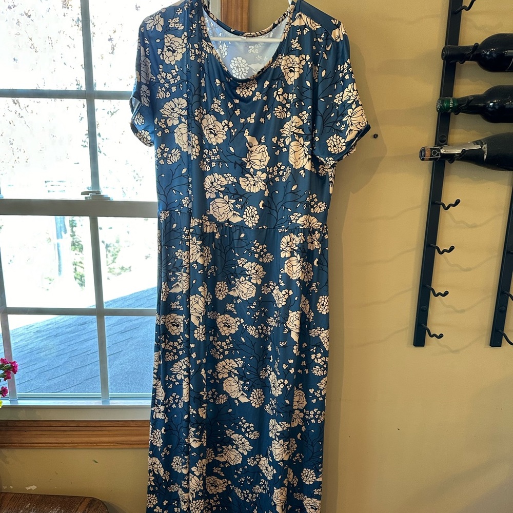 Women’s maxi dress